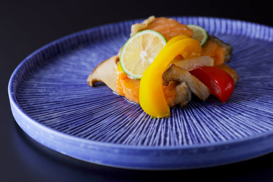 【料亭のお出汁レシピ】色鮮やかなおもてなしの一皿「鮭の南蛮漬け」